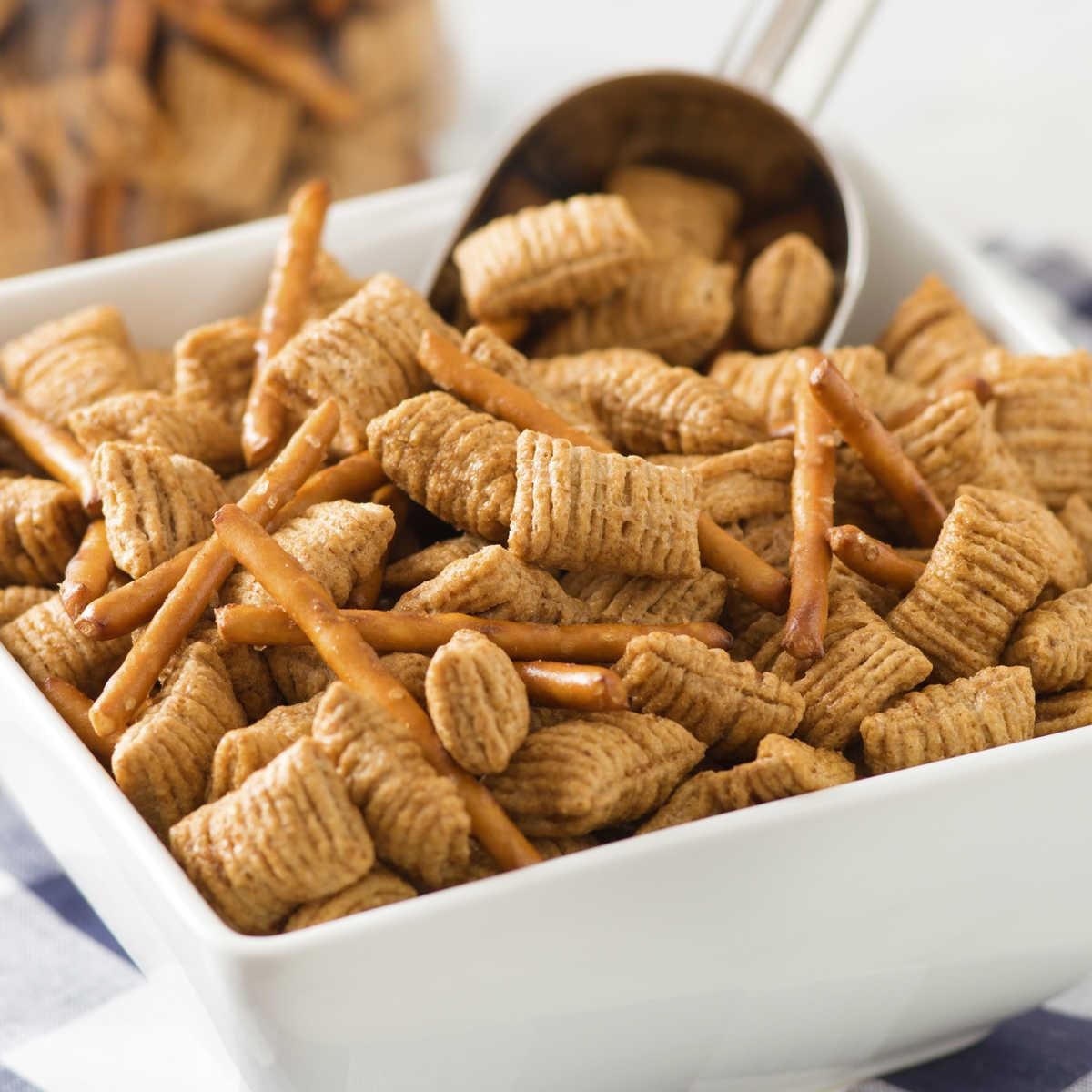 Quaker® Oatmeal Squares Snack Mix 