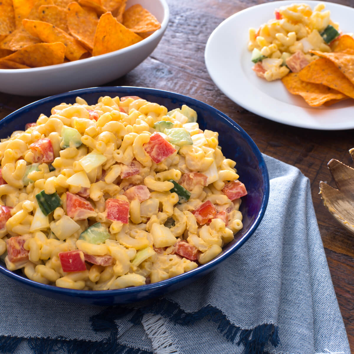 Salade de macaroni aux légumes et au fromage