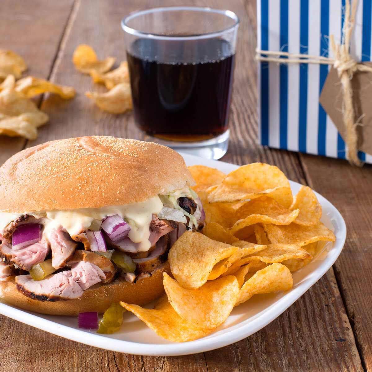 Sandwich de Filet de Porc avec la Mayonnaise au Babeurre et à la Moutarde