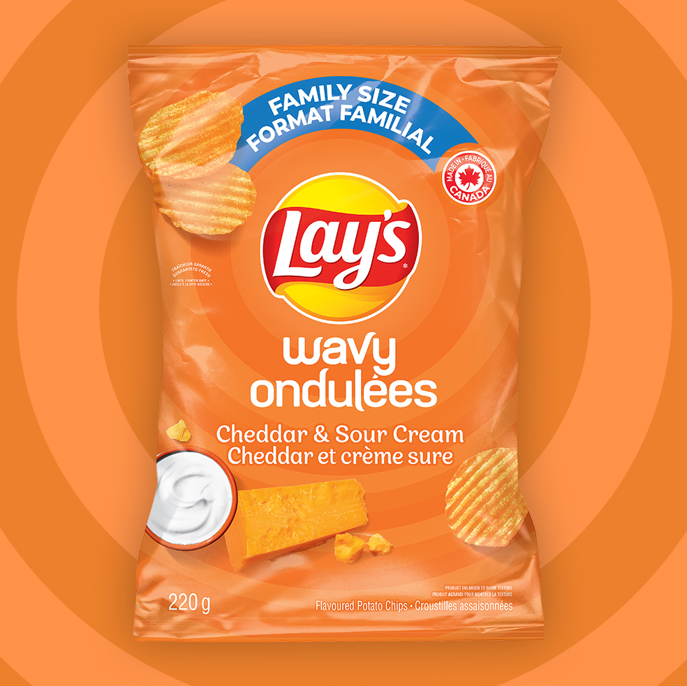 WAVY LAY'S® Cheddar & Sour Cream Flavoured Potato Chips