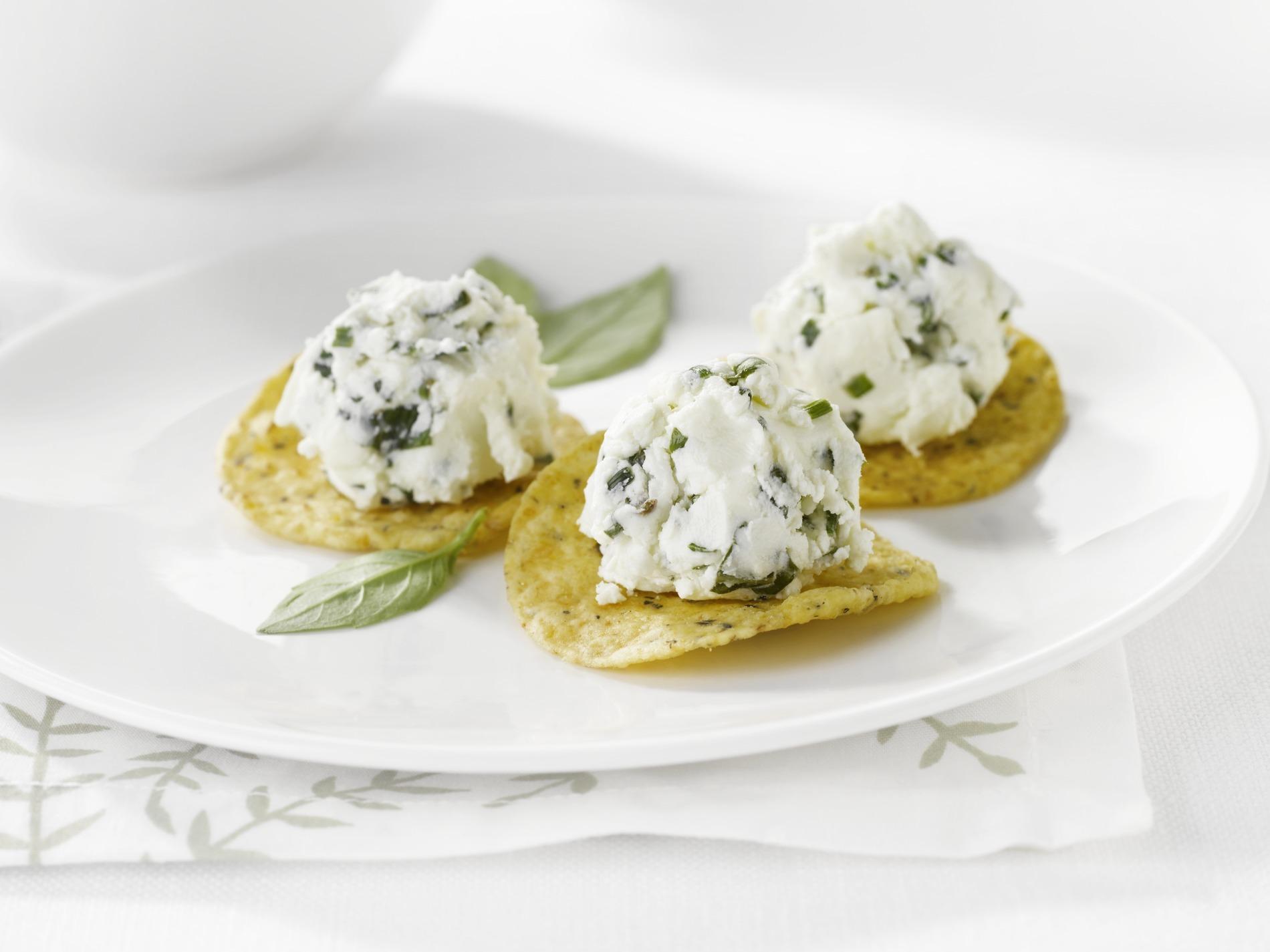 Bouchées au fromage de chèvre et fines herbes