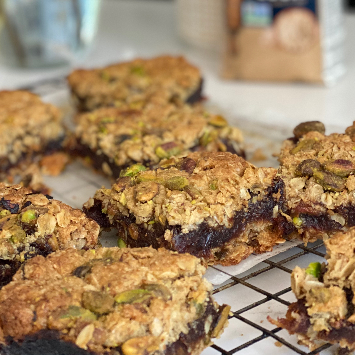 Quaker Pistachio Date Squares | Tasty Rewards