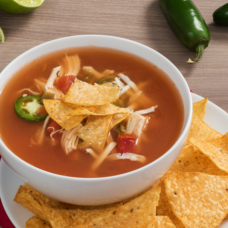 Soupe au poulet et aux chips tortilla